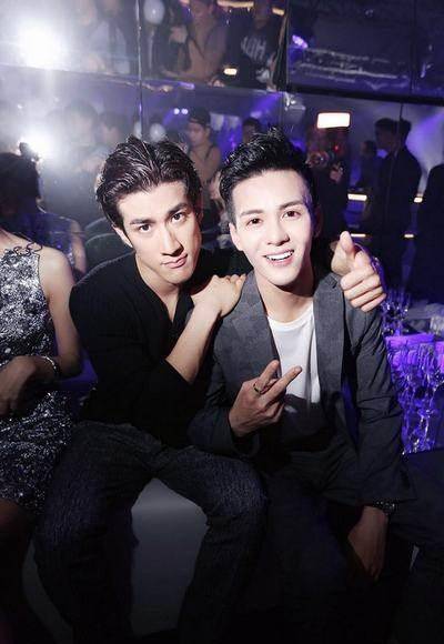 陈伟霆张翰疑买水军给自己点赞?这下有点尴尬_微博_宣传_内容