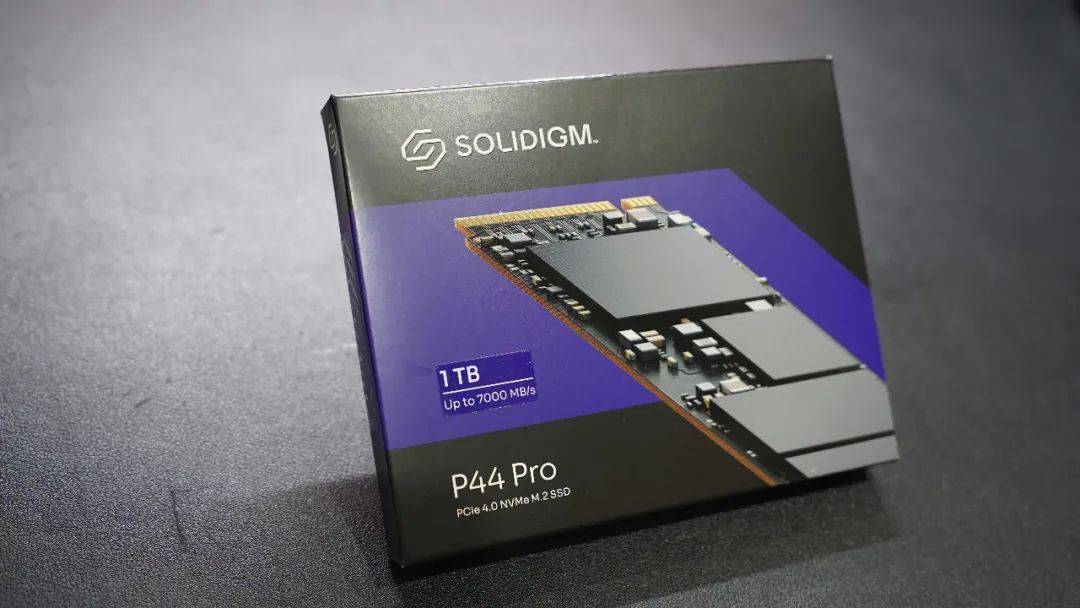 Solidigm P44 Pro SSD评测：原厂品质+软硬兼施=性能怪兽_手机搜狐网