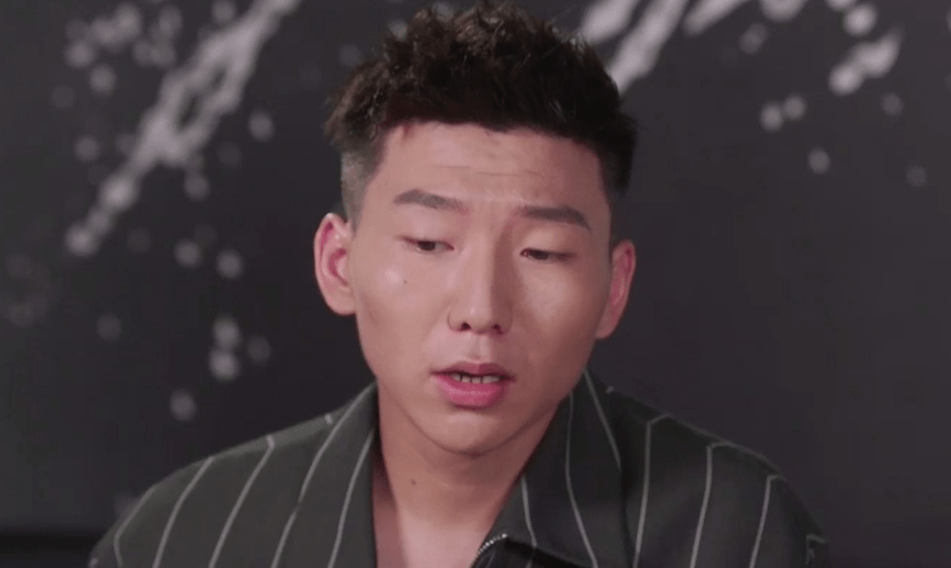 "莽村战神"阿如那:29岁凭狂飙疯狂出圈,丑演员的春天终于来了_李宏伟