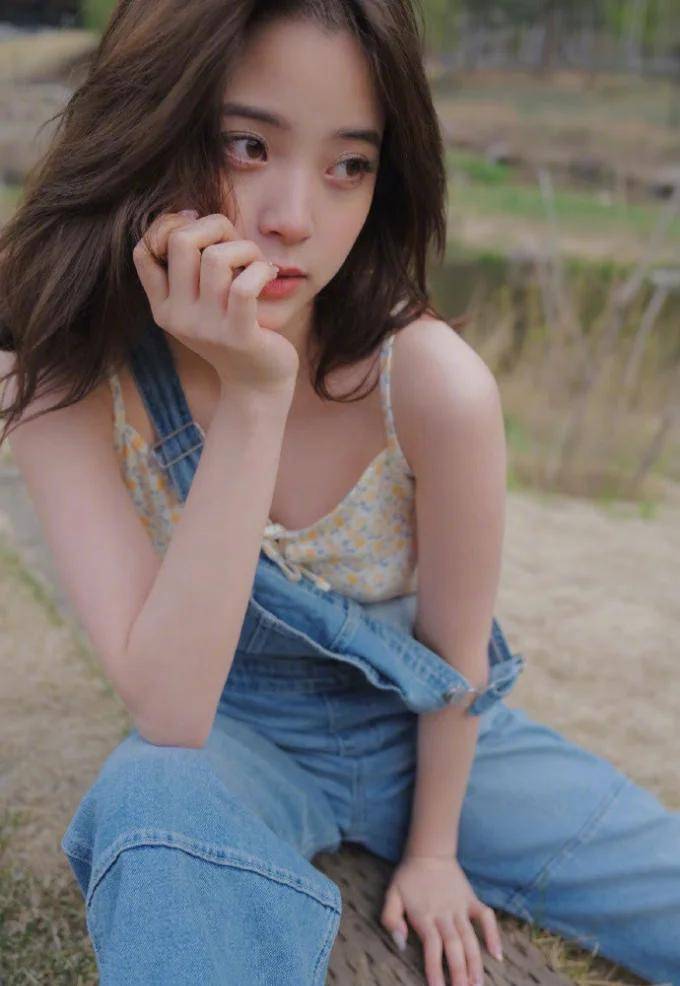 欧阳娜娜写真照,没穿衣服惹争议,网友回复不忍直视_照片_夏天_大陆