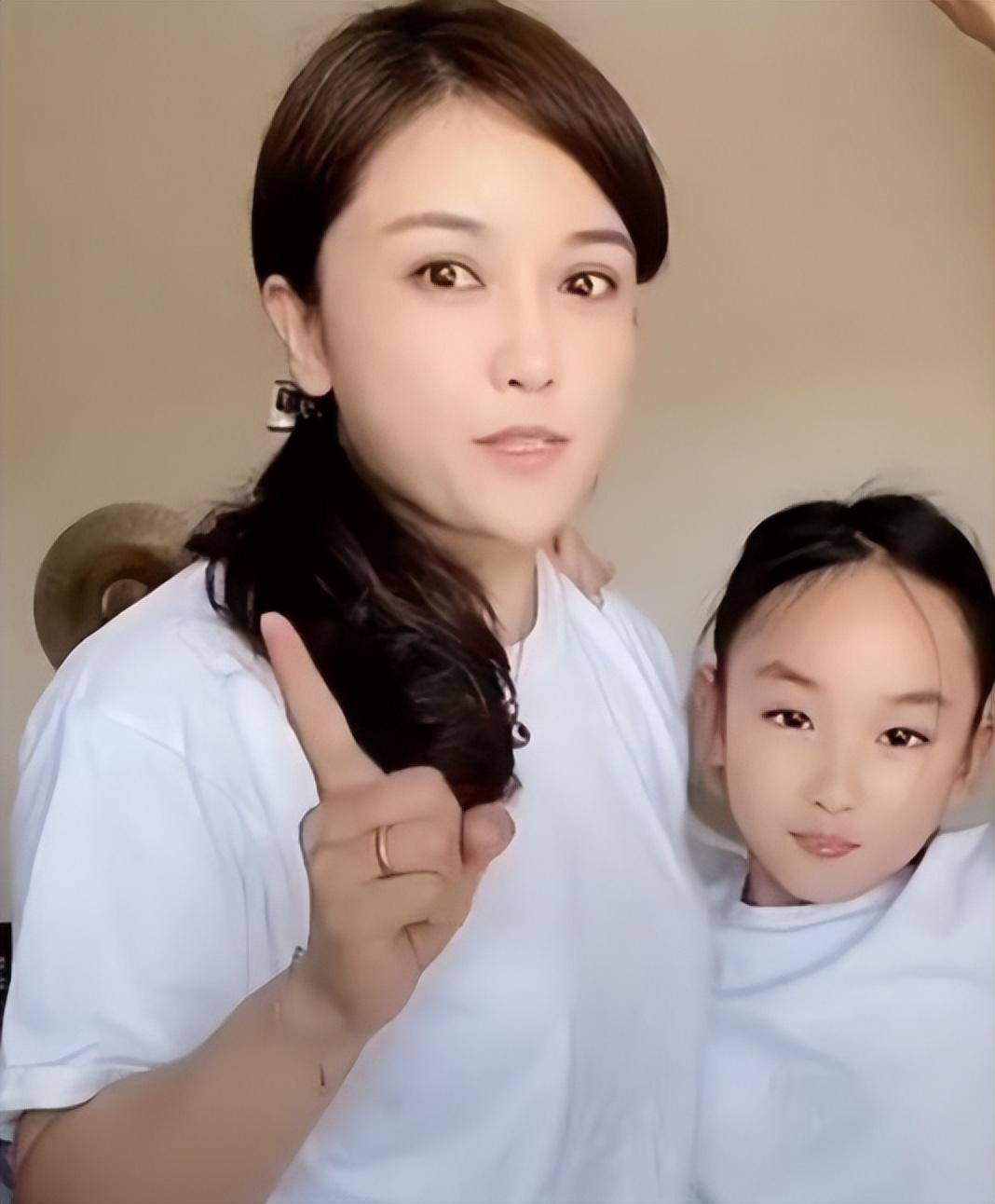 《康熙微服私访记》主演现状,小桃红发福变美,法印晚年最惨_张国立