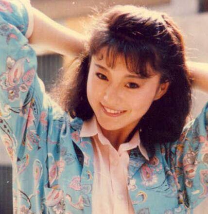 她拍戏烧伤拒绝植皮,嫁入豪门不忠诚干儿子,如今落魄成这样_李赛凤