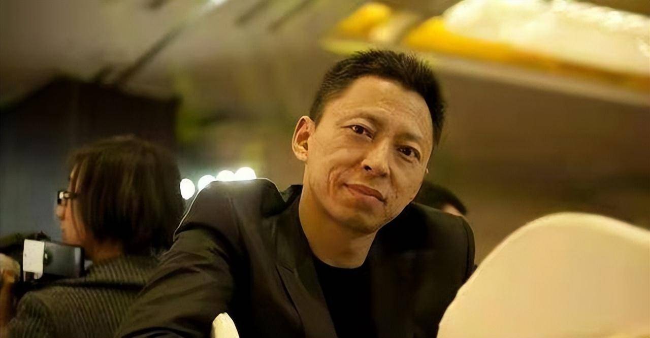 作家赵波和姜文,高晓松谈恋爱,曾为男人自杀,今51岁仍相信爱情_吴亮