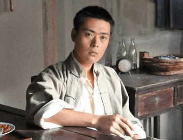 亮剑"魏和尚"张桐:多次身亡未遂,拍戏被炸伤,如今怎样了?