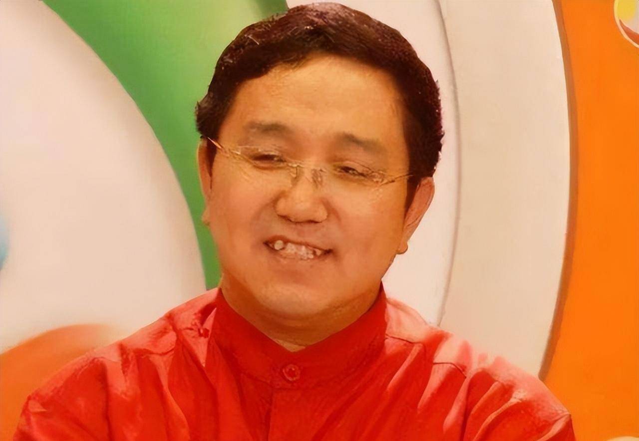 演员句号:二婚娶小11岁郭雅丹,48岁老来得女,如今过得怎样?