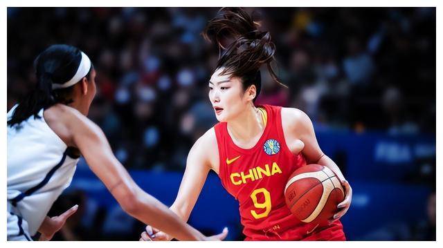 中国女篮王芳图片
