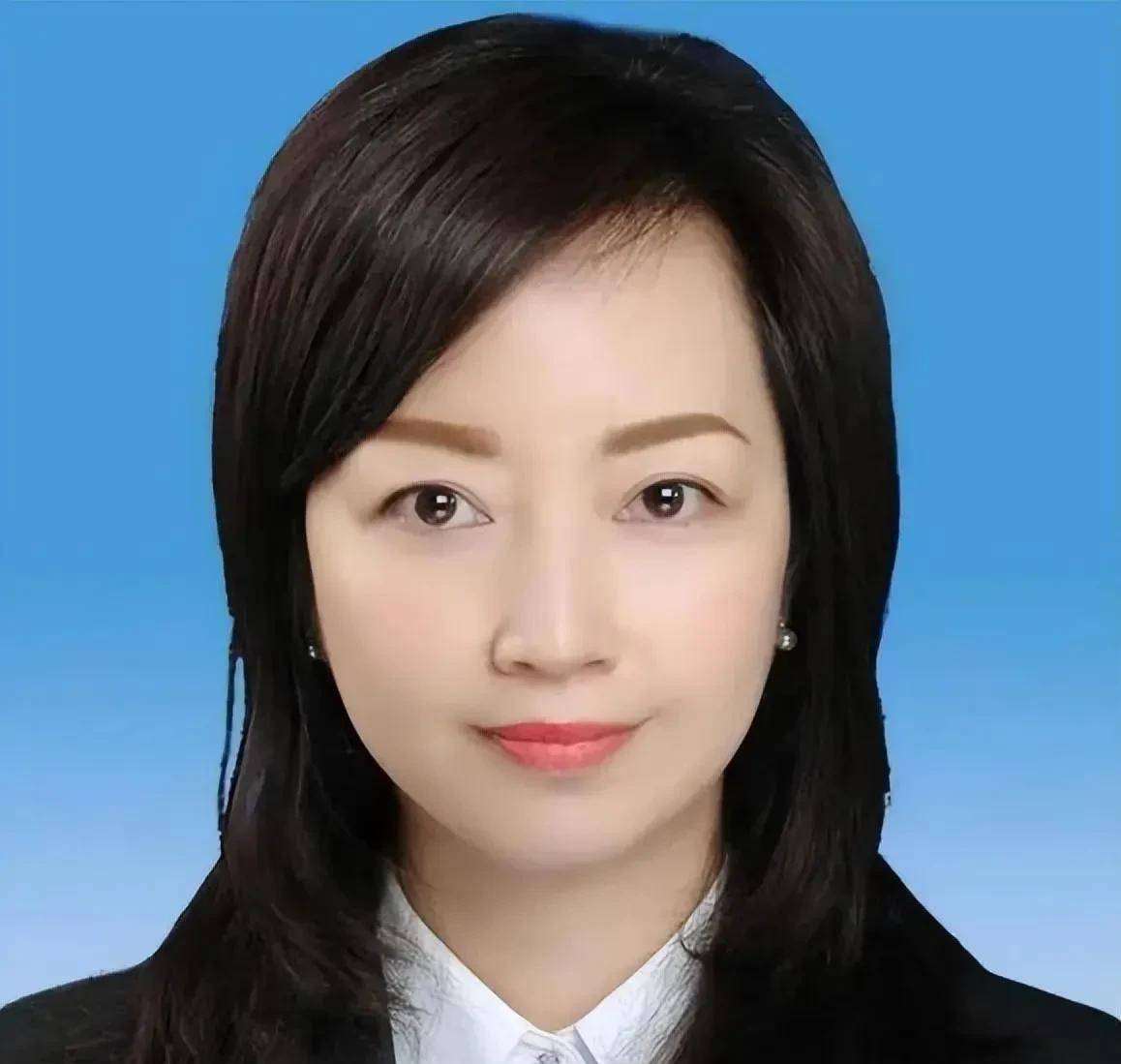 陈区长戴局长全是小儿科,这个叫何清帆的才是真正的狠角色_女人_涂力