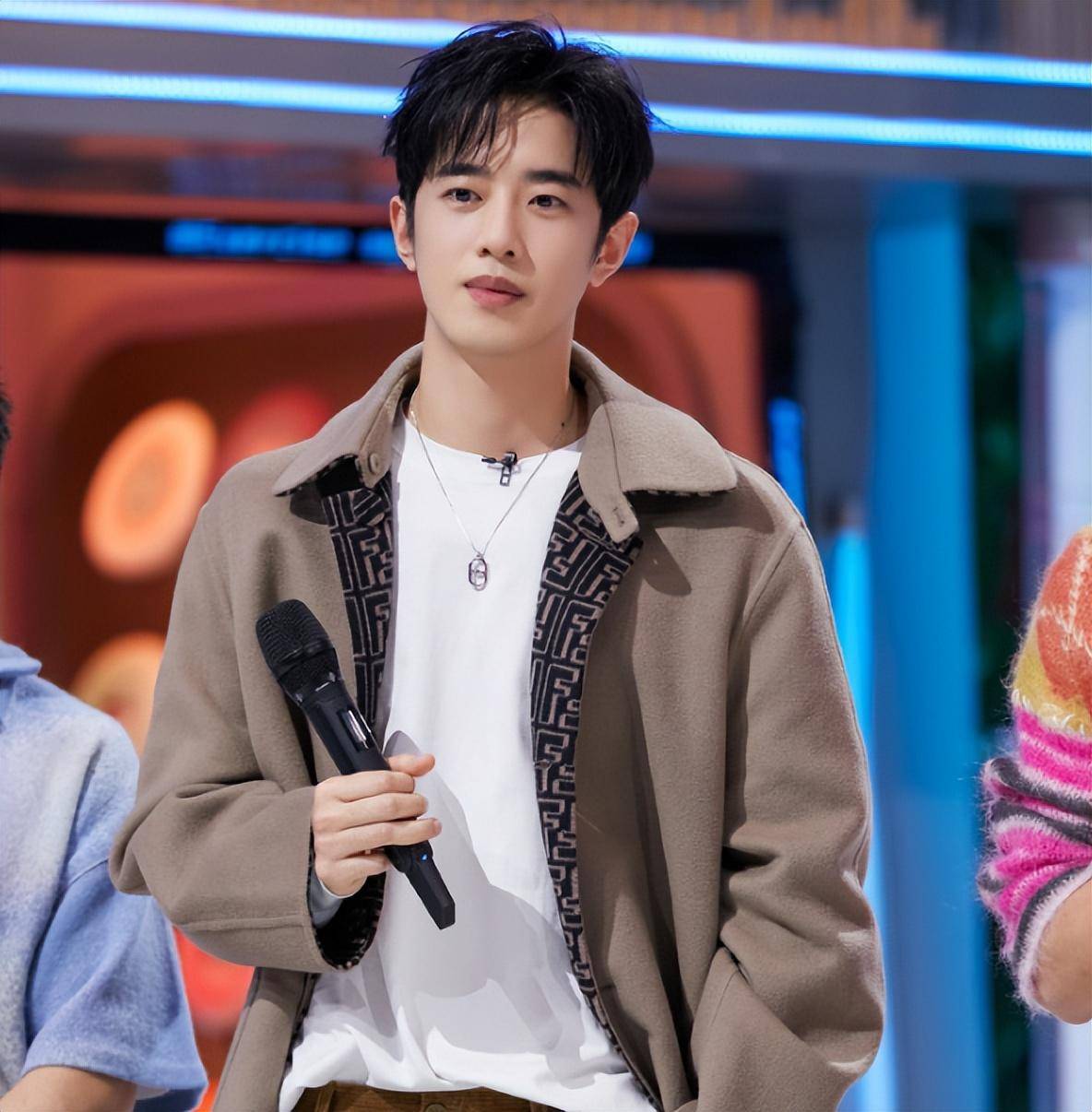 龚俊王鹤棣开撕?梁靖康惹怒粉丝_话题_什么_网友