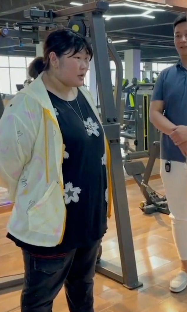 大衣哥女儿不满网友攻击,下定决心去减肥,却被指过于敷衍_朱雪梅_体重
