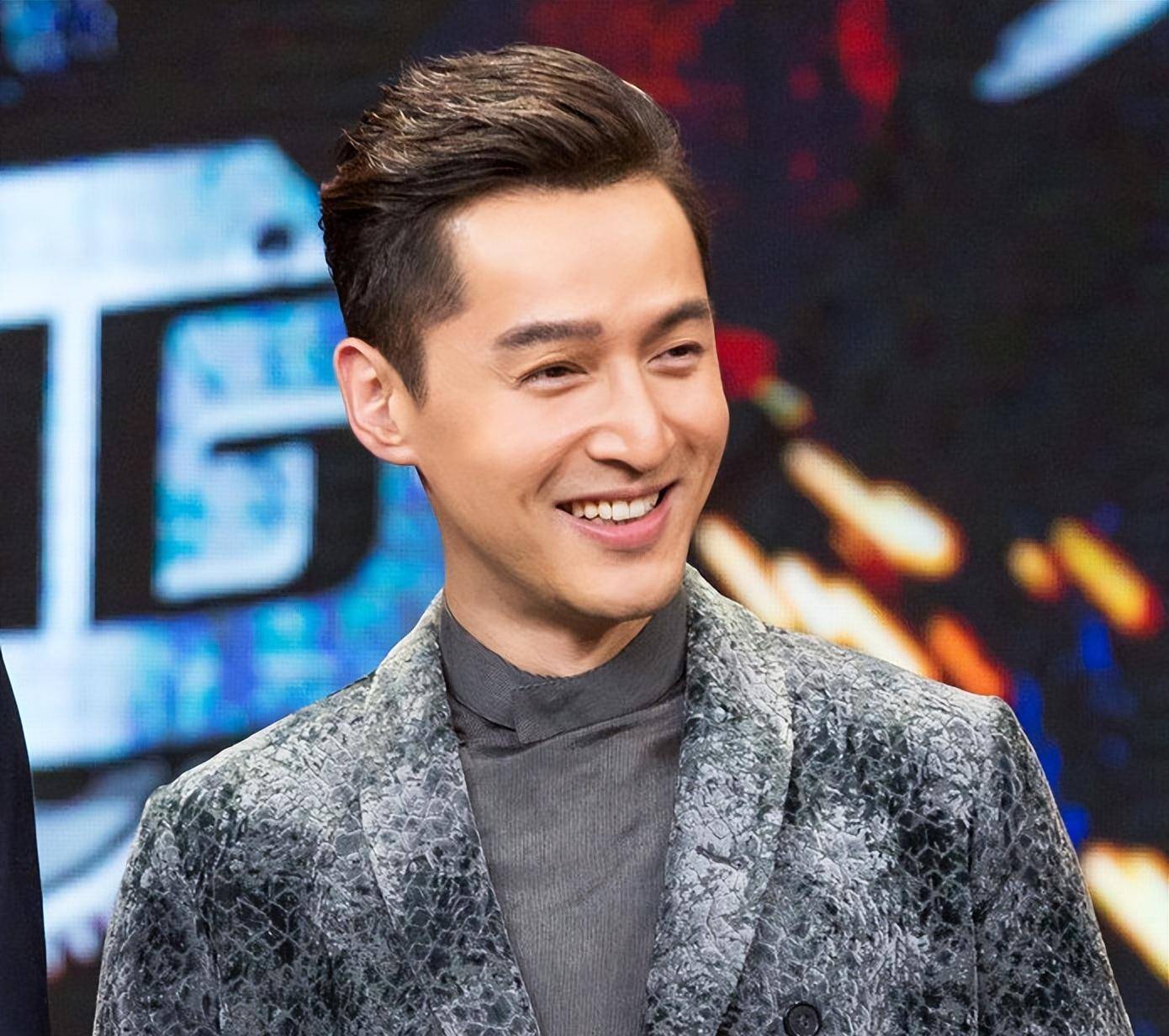 胡歌喜糖礼盒曝光,仪式感十足,有吃有喝的!