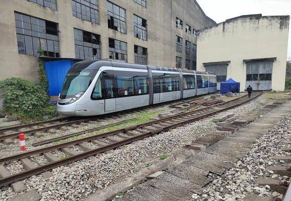 自贡轨道申报建设地铁的城市一般公共财政预算收入应在300亿元以上