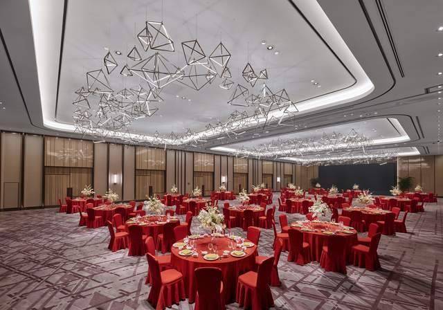 北京通州北投希尔顿酒店举办2023年玫好主题婚礼秀