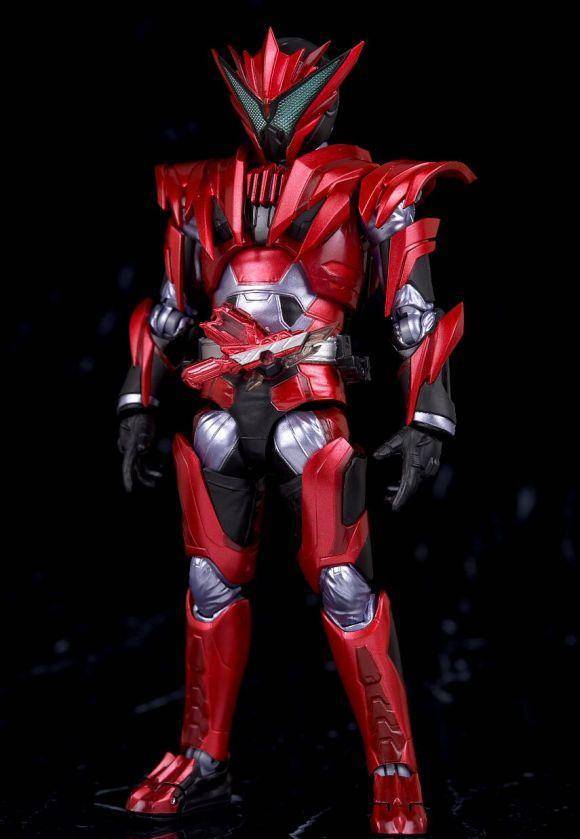 假面骑士燃烧猎鹰shf实物图:翅膀要是再大一些,就更霸气了!