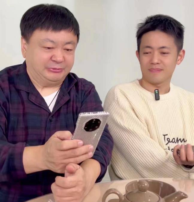 57岁洪剑涛近况曝光,爷俩上演"坑舅大戏",儿子曾饰反派小红袄_洪洋