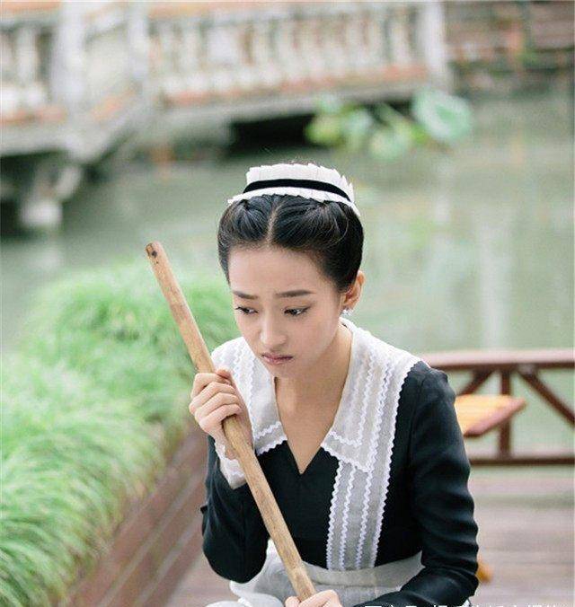 她是北电新晋小花,虽有演技却一直不红,如今终于被黄磊带火了_王艺诺