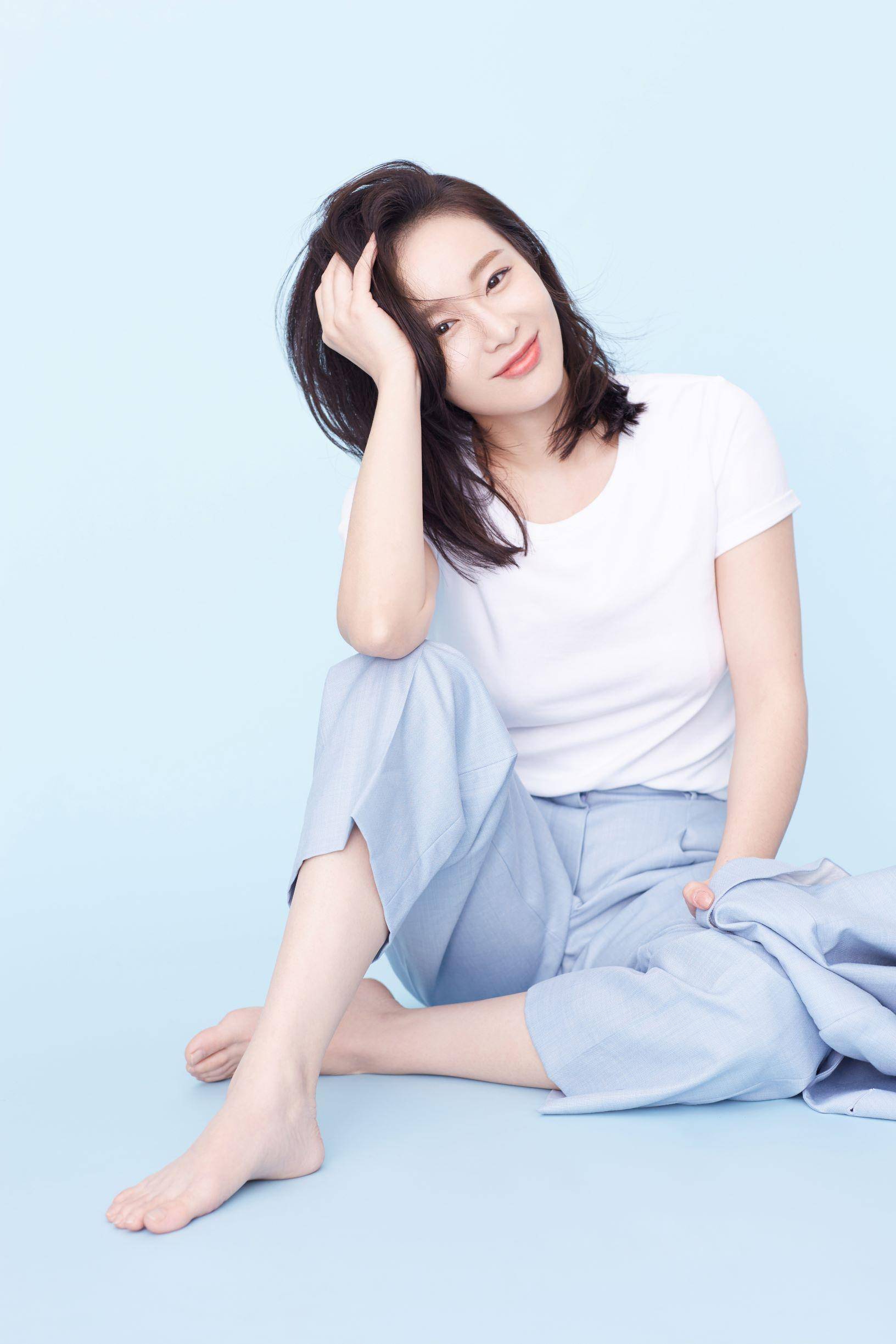大嫂扮演者高叶网友们倒是认为本来就是反黑剧,有点违法犯罪的很正常