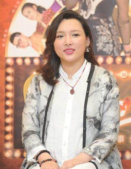 "香秀"王君平越来越漂亮结婚后有一女儿现在又怀第二胎_贺树峰_赵本山