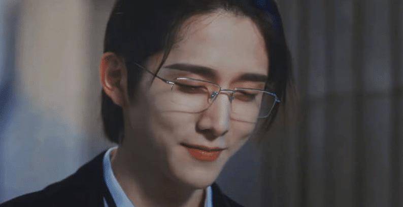 虽然费渡这个人物其实很复杂,也不是一个正常人,演