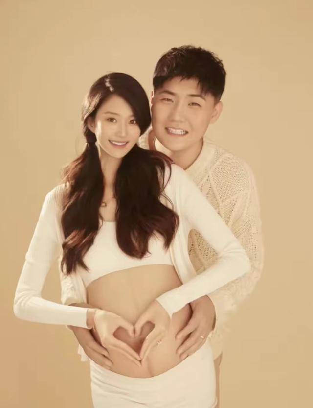 徐梦迪:著名女演员闫学晶儿媳妇,嫁星二代老公林傲霏孕妇照惊艳_婚礼