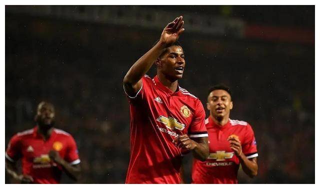 央视解说贺炜称:解决了c罗这个问题后,曼联正走向正轨!