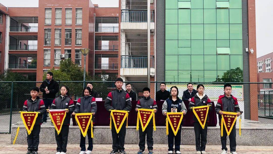 会昌县第四中学:砥砺奋进,未来可期_讲话_代进行_班级