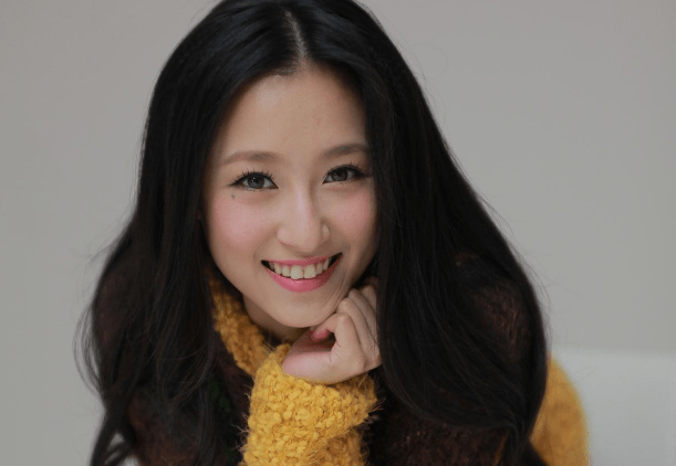 演员艾佳妮,默默演绎小角色磨练演技,收获婚姻与孩子_时候_作品_机会