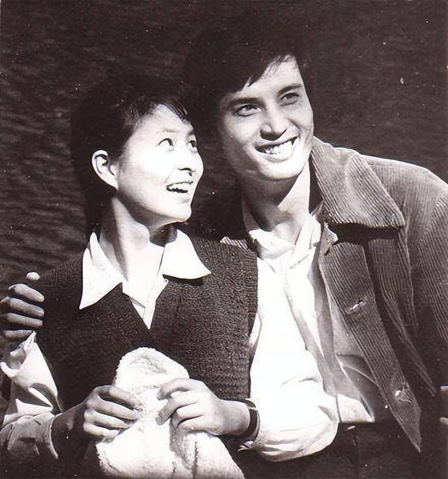 李羚:嫁大13岁丈夫,住10平米车库,如今幸福吗?_李玲_生活_表演