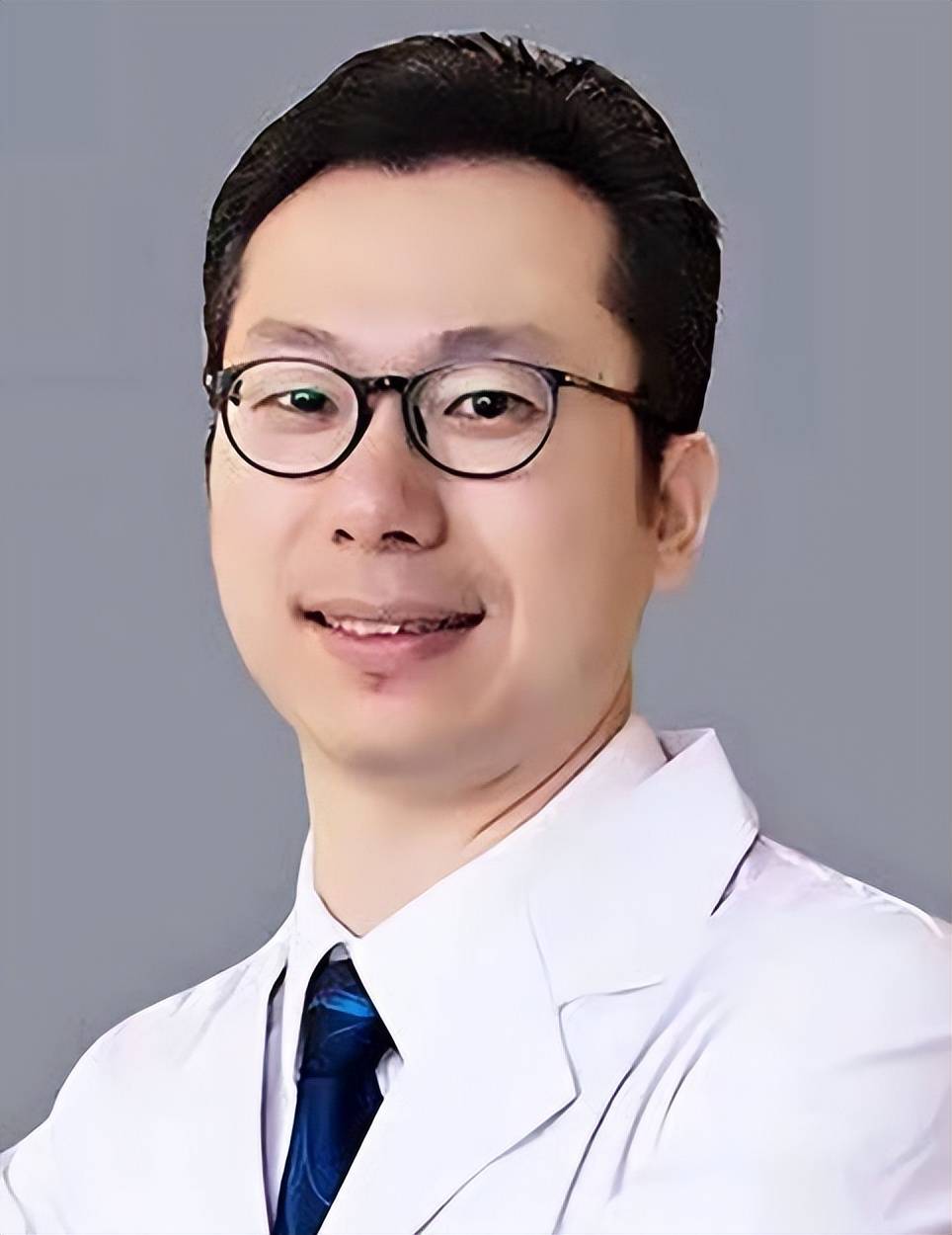 广安门医院肿瘤科副主任医师,是关氏中医第四代传人,同时师承于林洪生
