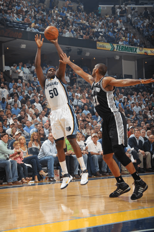 11年马刺61胜吉诺比利场均20 4 4,为何被灰熊黑八?