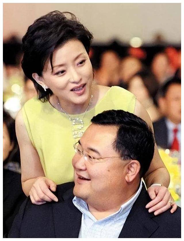 杨澜:嫁富豪吴征,结婚28年生一儿一女,被丈夫和婆婆宠成宝_武陟_工作