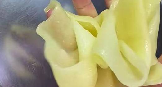 这食材是菜也是饭，捣碎加一把淀粉，简单一蒸，筋道爽弹还饱腹(图8)