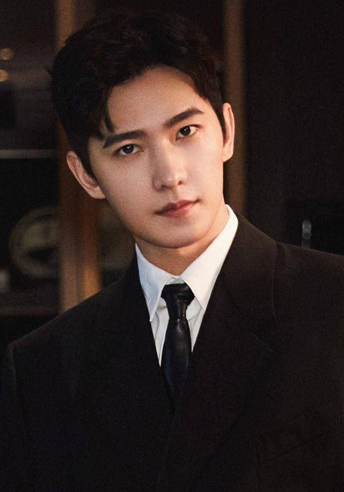 韩国街头小广告盗用杨洋头像,内容不雅,工作室发声明回应_网友_照片