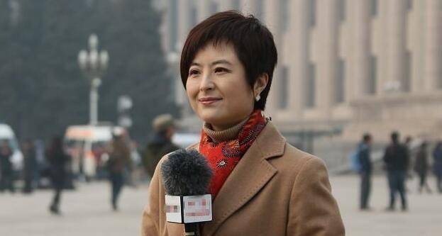 在采访中,张泉灵还参加了奥运火炬攀登珠穆朗玛峰.