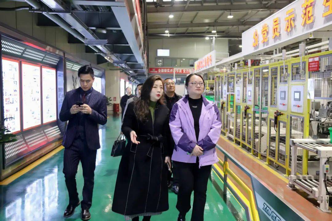 临沧边合区管委会党工委副书记何迎玉等领导一行莅临数引网考察交流