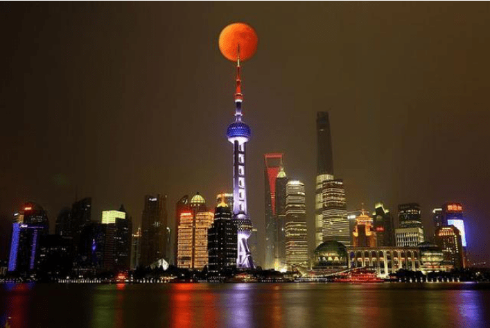 如果把月球换成其它星球，地球会发生什么？很美丽且会带来大灾难(图3)