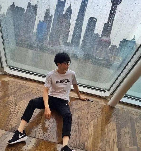 薛之谦豪宅被曝光,位于上海外滩价值高达上亿元,房间大到能打球!