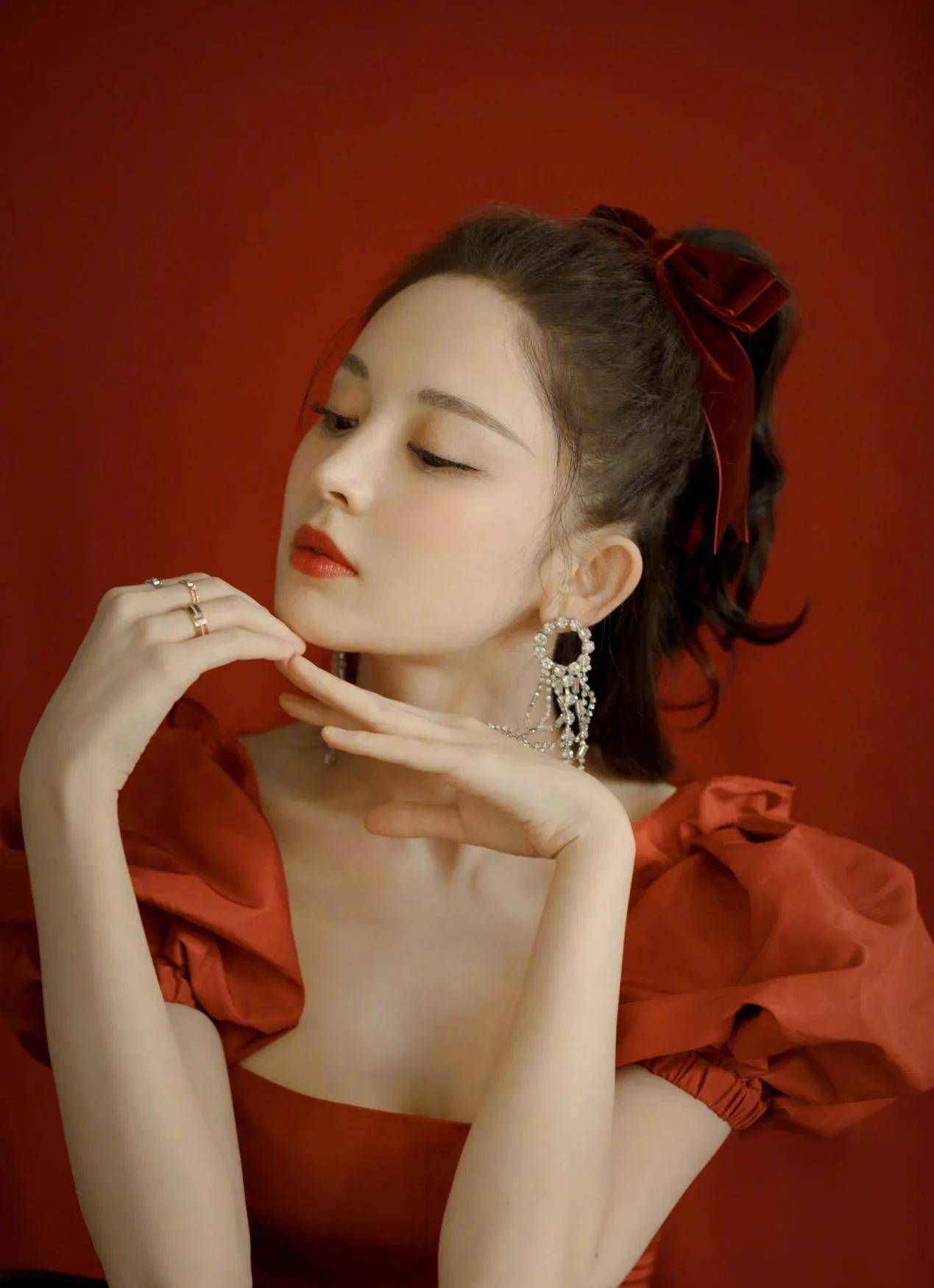 古力娜扎,一个新疆异域风情的美_笑容_美女_侵权