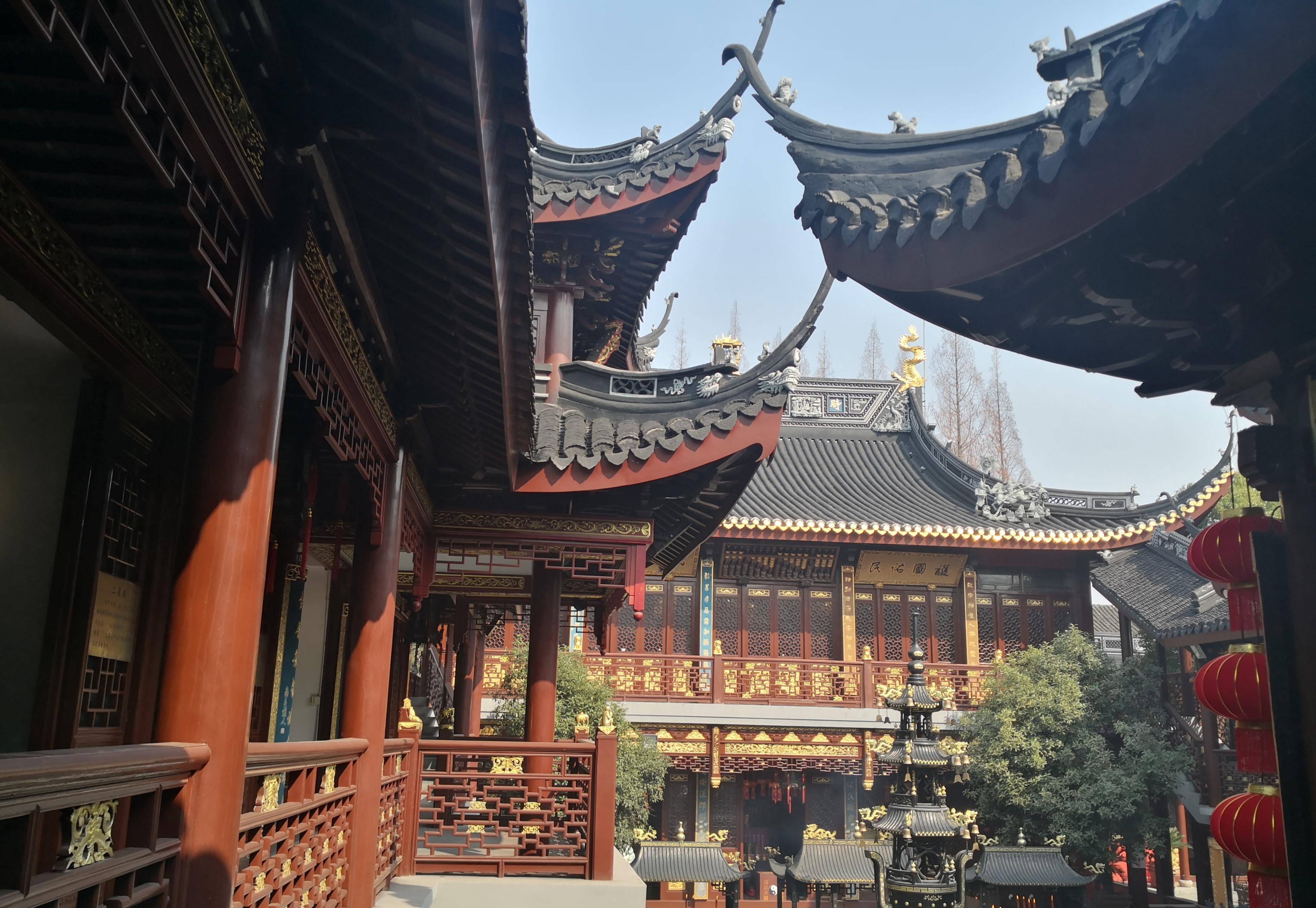 青浦城隍庙,明代自青龙古镇迁来,供奉四川布政使沈恩,城隍夫人_曲水