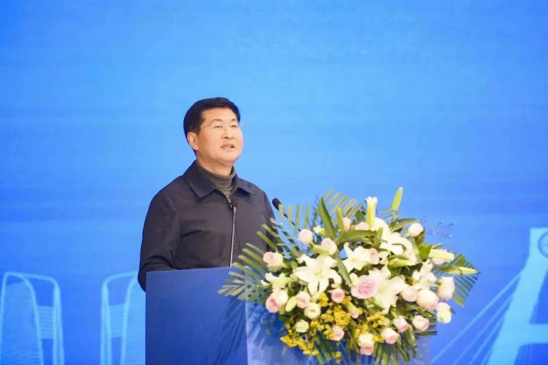 首届中国青年企业家助力成渝地区双城经济圈建设宝顶峰