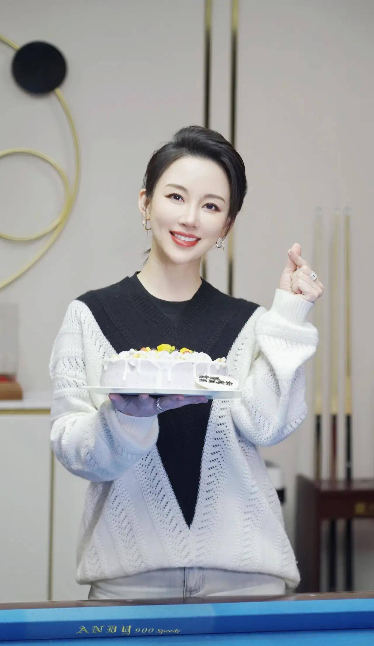 潘晓婷，生日快乐！41岁美美哒！