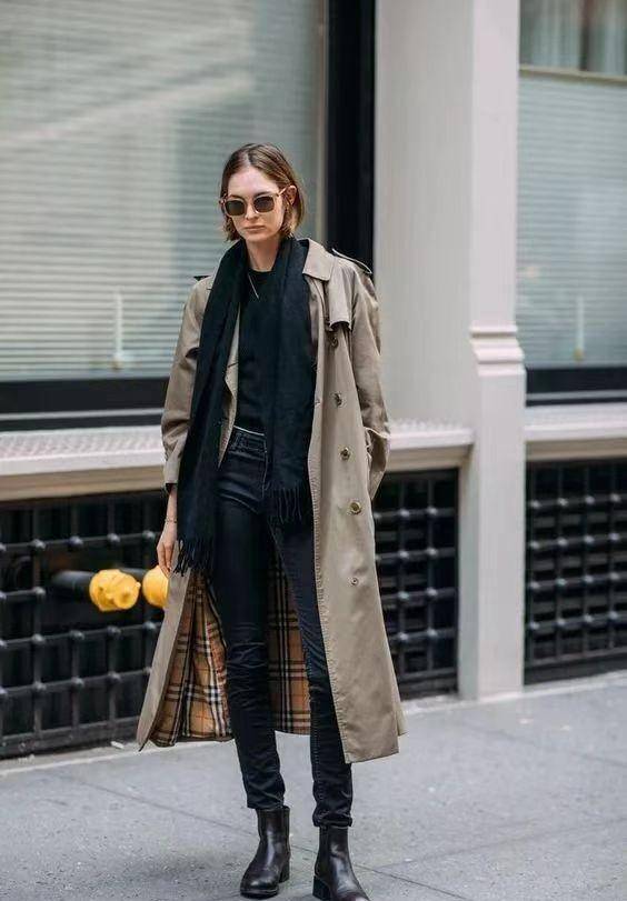 马丁靴不受宠了,今年流行踝靴,搭配风衣才是秋日的正确打开方式