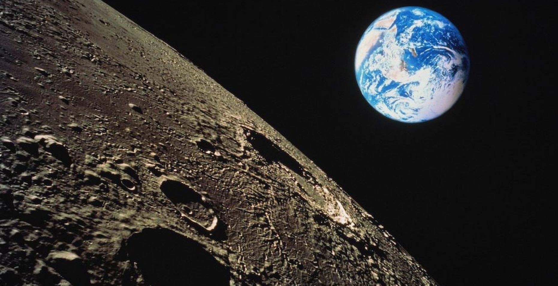 宇航员踏上月球的那一刻,回头看地球,为何会感到恐惧?