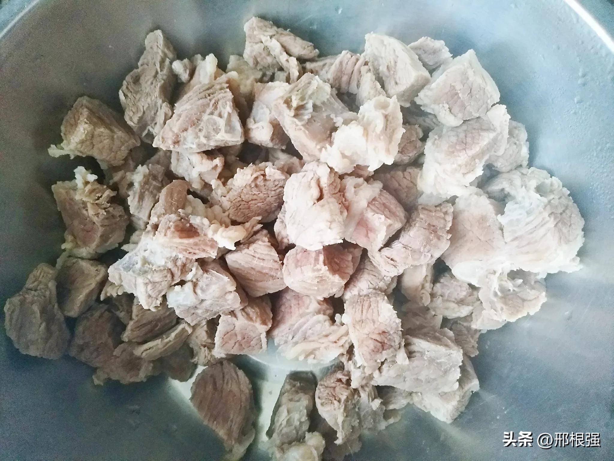 西红柿牛腩汤（西红柿牛腩汤的热量） 第3张