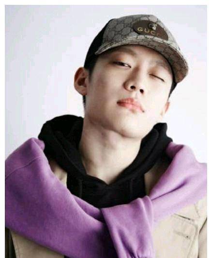 pgone复出首秀惨淡,李小璐疑隔空喊话:你是最厉害的_贾乃亮_酒吧_声线