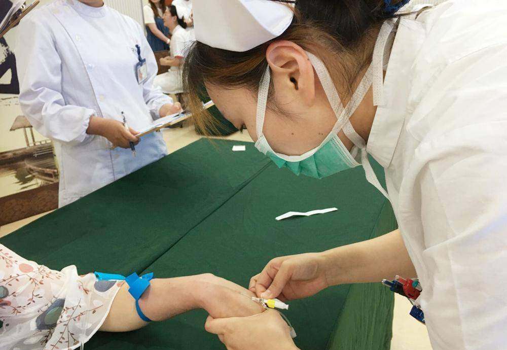 一般来说,肌肉注射没那么多禁忌,大多数药物都能够打.