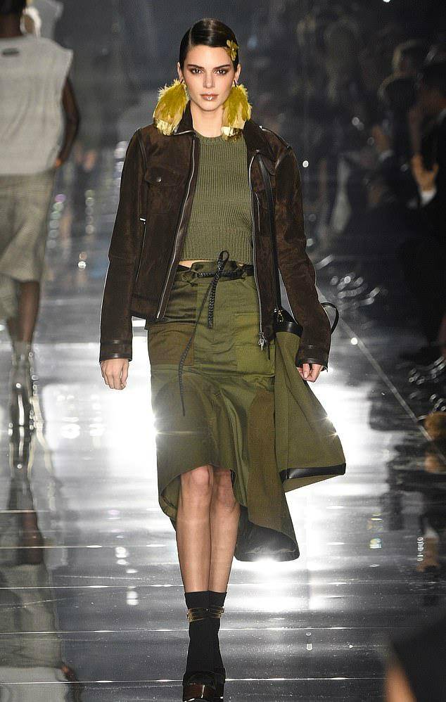 卡戴珊妈妈相差25岁的恋爱,6年变成同龄人_corey_kris_比伯