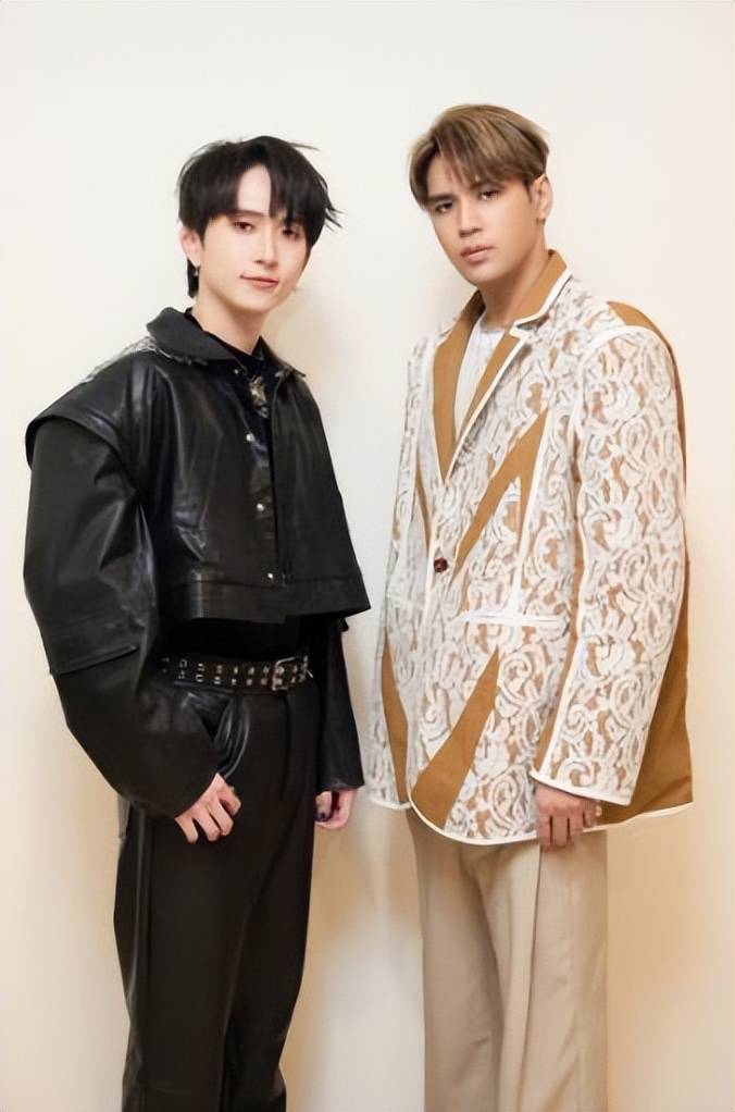 《水火相容》,邱锋泽说:"欢迎陈零九