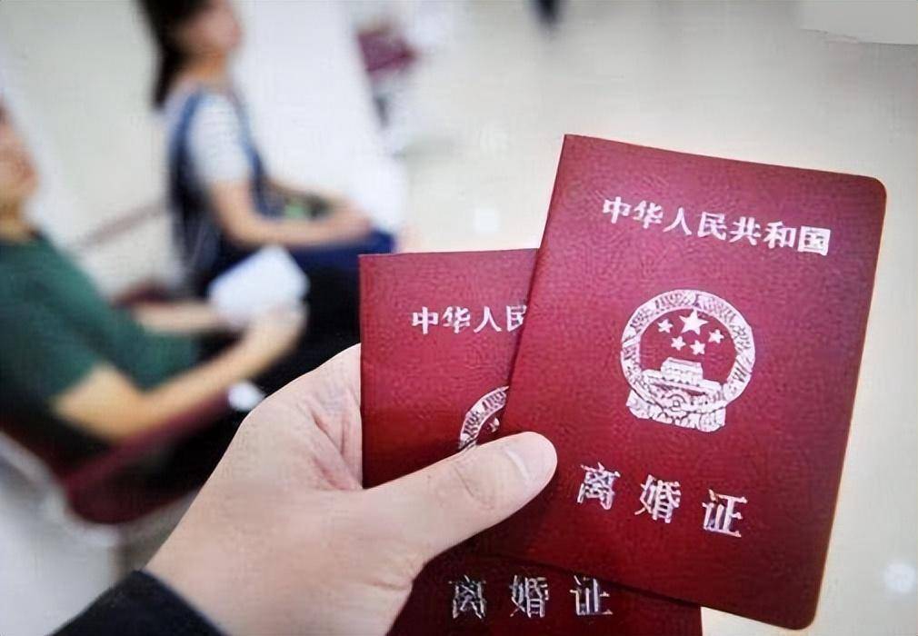 2016年,重庆23岁小伙痴恋46岁离异大妈,相识2月闪婚,后来如何