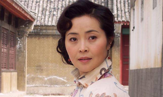 内地女演员方晓莉,从1997年出道,带给大家很多好的作品_电视剧_时候