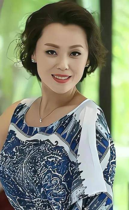 演员梁爱琪:戏里没人可以抵挡我的富婆魅力,傅彪是我一生的贵人_父母